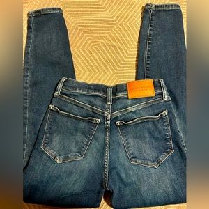Women’s size 6 Lucky brand jeans